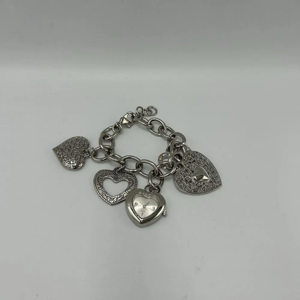 Avon Heart Shaped Charm Bracet Does NOT Work As Is‎